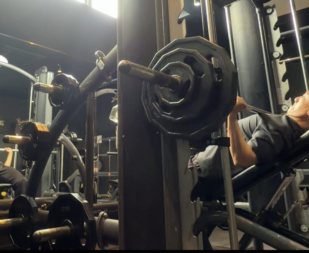 トレーニングをしている筆者